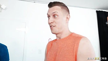 Side fuck clip with sweet Kira Noir from Brazzers Exxtra