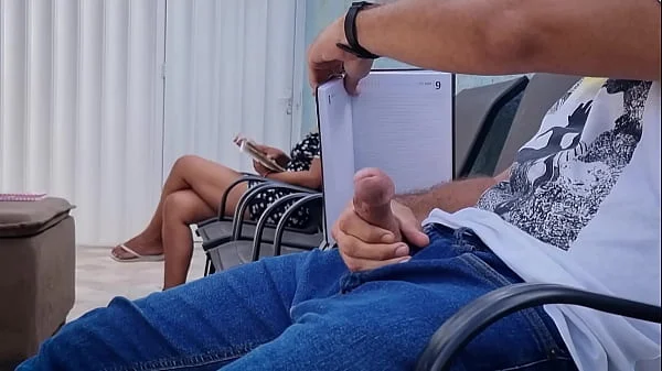 Fui ao dentista e acabei ajudando um desconhecido a gozar !