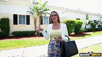 Synnful Hot Milf With Bbc On The Go - Mandy Rhea