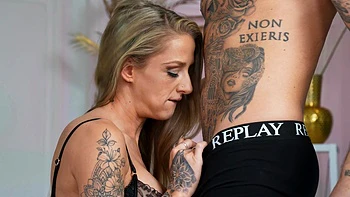 Tattooed beauty Danique De Laat gets banged by her boyfriend