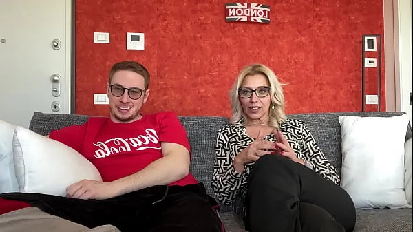 ISIDE72 ITALIANA SIGNORA SPOSATA SUCCHIA IL CAZZO DI MAX FELICITAS E SI FA SCOPARE A PECORA PRENDENDO TUTTA LA SBORRA