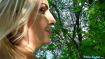 Amateur Teen 18+ Blows Pecker For Cash