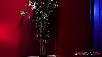 Watch fantastic Sascha Ink and Sami White's smut