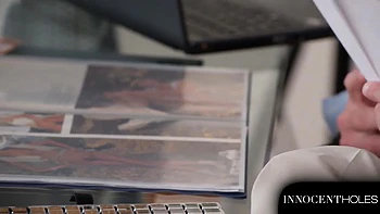 Sultry Slut Jay Dee Gets Double Penetrated To Orgasm