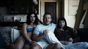 Come-hither Codey and Queenie's bedroom clip