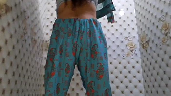 Indian Stepbrother Finally Succeeds In Seducing His Stepsister