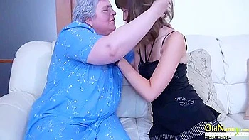 Stunning Gabi And Luise At Curvy Dirt