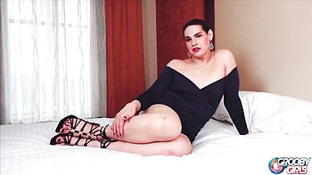 Spicy female - masturbation dirt - Grooby Girls