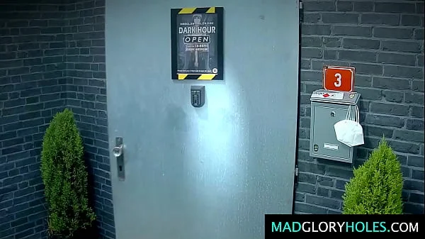 Amateur Glory Hole Dark Hour Just Began