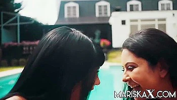 Fiery Valentinas Outdoor Xxx With Valentina Ricci And Mariska X