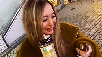 0011256_背面座位 スタイル抜群 フェラチオなどが含まれている