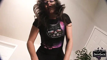 Sinn Sage’s sexy flat-chest blowjob and masturbation