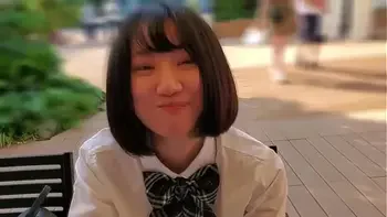 私立お嬢様学校に通う正統派美女。