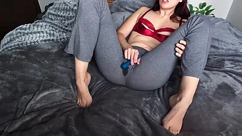 Redhead Mimiandevan Squirts Through Leggings Intense Wand Orgasm Solo Masturbation