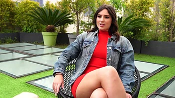 Red Lily is definitely addicted to sex... - Jacquie et Michel TV