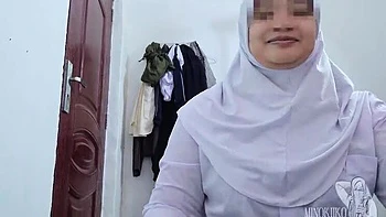 Minokiiko Morning Blowjob: Hijab Asian Stepsister Shocked by Step Brother's Hard Cock