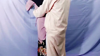 Hermanastra india desi follada por su hermanastro