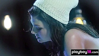 Дженнифер Джейкобс и Джессика Рекс: лесбиянки 18 лет маслом и массируют попу