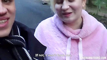 Schwangere Blondine bekommt analen Fick und Creampie