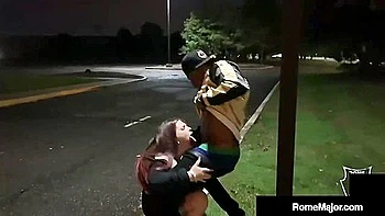 Rome Major schluckt großen Schwanz outdoor mit Deepthroat