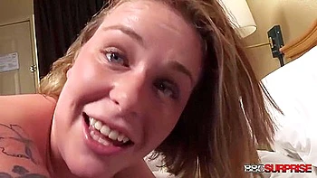 Yuliana 19 ans, grosse bombe, baise son premier BBC