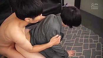 Ненавистный босс превратился в сексуальную женщину, огромная грудь, внутренняя ебля, беременность