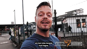 Mara Martinez folla duro anal en público