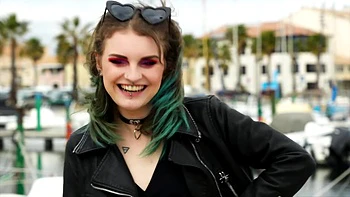 Lolita, hotter than ever!! - Jacquie et Michel TV