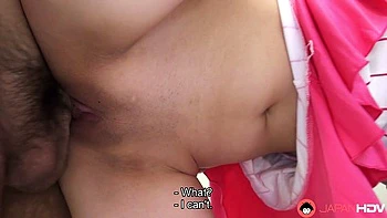 Kiara en cosplay japonais baise en levrette