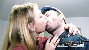 Lucy Heart encule en hardcore anal POV et suce la bite