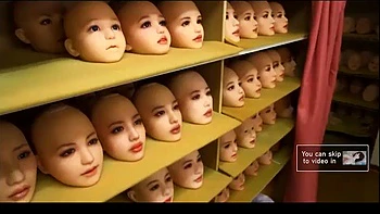 Geile Asiatische Ehefrau saugt und reitet hart