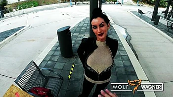 Sidney's big tits smut