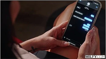 Savanah Storm's Juicy Bubble Butt Gets Stretched