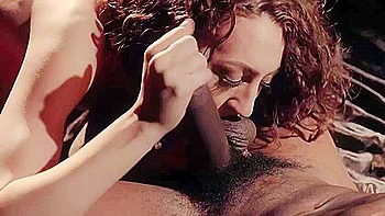 Isiah Maxwells fickt die brunette tief in den Hals