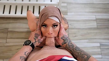 Seine Hände fühlen sich so geil an, dass sie seinen Schwanz will