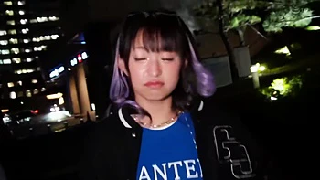 Asiatischer Arschfetisch mit kleinen Titten ficken