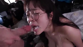 Возбужденный куколд смотрит, как трахают жену