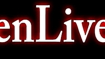 Maggie tetona se masturba con sus juguetes