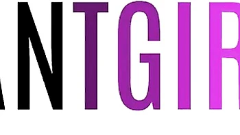 T-girl asiatique se masturbe en bikini à 60fps