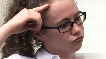 Große Titten, Blasen und Doggy Arschfick