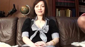 Mika Hukunaga wird von zwei Kerlen hart gefickt