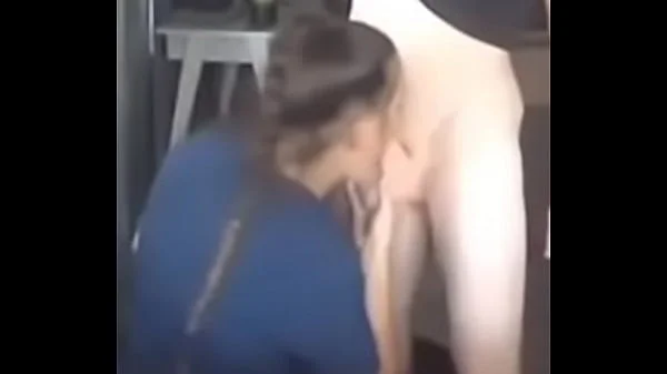 Amateur wife loves deepthroating