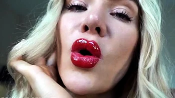 Dommelia Fucks Mommy's Lips Hardcore