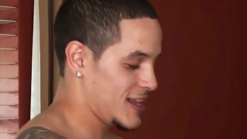 Горячая мачеха моего друга трясет грудью и задницей