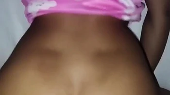 Подруга с индийской волосатой киской сосет мой член