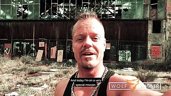 Berlin's emo goth Doreen fucks big cock outside