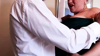 Lacey Starr gordinha chupando e levando gozada hardcore