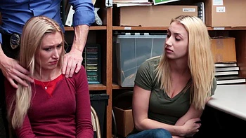 Amateur trio: Tommy Gunn fucks Blondie & Angelica