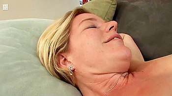 Milf Cougar Teaches 18+ Teen Lesbian Pussy Play