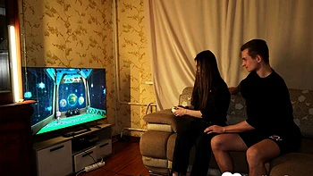 Policewoman comes into my house and gets fucked